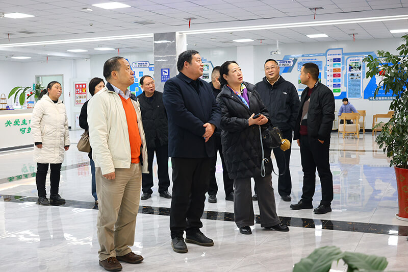 中國(guó)輸血協(xié)會(huì)理事長(zhǎng)朱永明一行調(diào)研鄖陽血漿站
